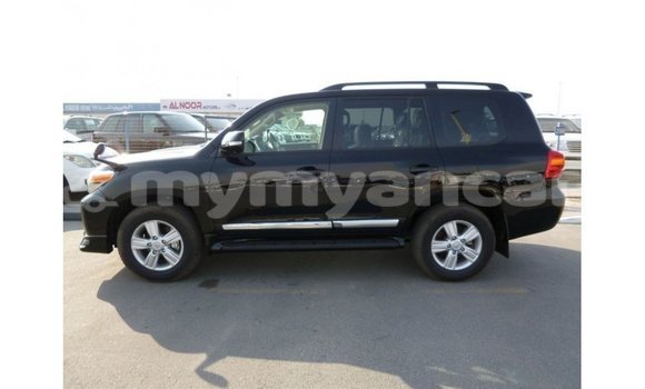 သွင်းကုန် Toyota Land Cruiser Black ကား Import - Dubai Ayeyarwady သွင်းကုန် Toyota Land Cruiser Black ကား Import - Dubai Ayeyarwady