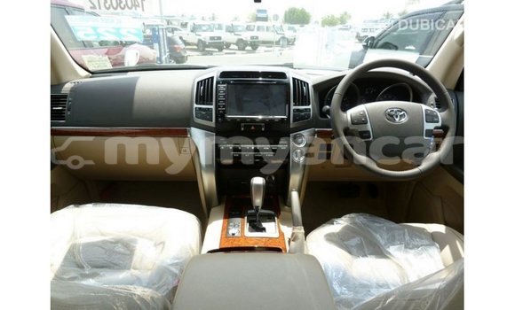 Buy Import Toyota Land Cruiser White Car in Import - Dubai in Ayeyarwady Buy Import Toyota Land Cruiser White Car in Import - Dubai in Ayeyarwady