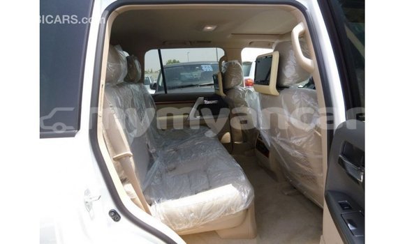 Buy Import Toyota Land Cruiser White Car in Import - Dubai in Ayeyarwady Buy Import Toyota Land Cruiser White Car in Import - Dubai in Ayeyarwady