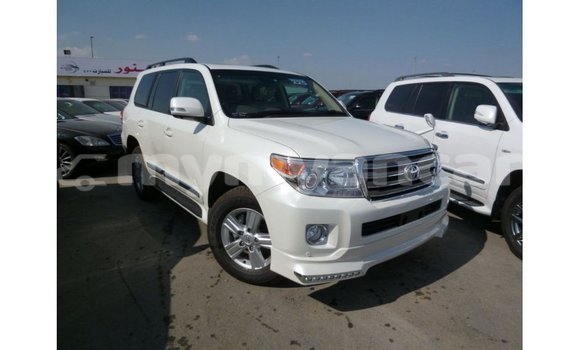 Acheter Import Voiture Toyota Land Cruiser Blanc à Import - Dubai, #<Region:0x000000000c5121b8> Acheter Import Voiture Toyota Land Cruiser Blanc à Import - Dubai, #<Region:0x000000000c5121b8>