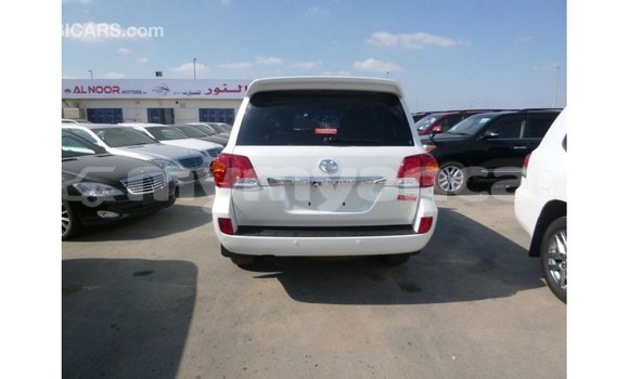 Acheter Import Voiture Toyota Land Cruiser Blanc à Import - Dubai, #<Region:0x000000000c5121b8> Acheter Import Voiture Toyota Land Cruiser Blanc à Import - Dubai, #<Region:0x000000000c5121b8>