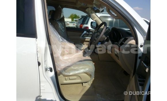 Acheter Import Voiture Toyota Land Cruiser Blanc à Import - Dubai, #<Region:0x000000000c5121b8> Acheter Import Voiture Toyota Land Cruiser Blanc à Import - Dubai, #<Region:0x000000000c5121b8>