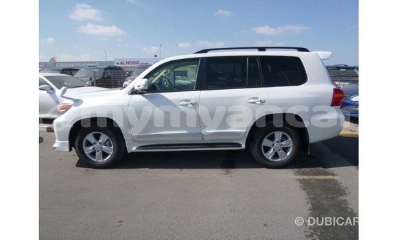 Acheter Import Voiture Toyota Land Cruiser Blanc à Import - Dubai, #<Region:0x000000000c5121b8> Acheter Import Voiture Toyota Land Cruiser Blanc à Import - Dubai, #<Region:0x000000000c5121b8>