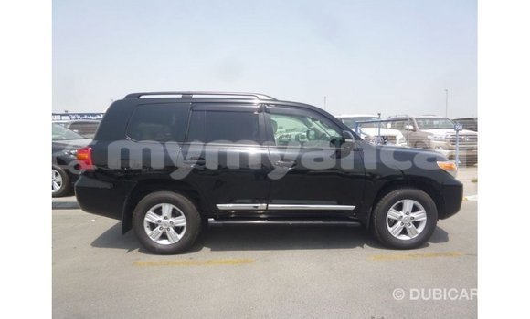 သွင်းကုန် Toyota Land Cruiser Black ကား Import - Dubai Ayeyarwady သွင်းကုန် Toyota Land Cruiser Black ကား Import - Dubai Ayeyarwady