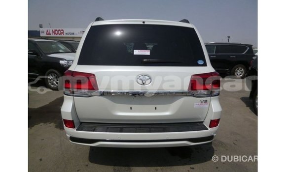 Buy Import Toyota Land Cruiser White Car in Import - Dubai in Ayeyarwady Buy Import Toyota Land Cruiser White Car in Import - Dubai in Ayeyarwady