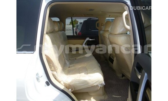 Buy Import Toyota Land Cruiser White Car in Import - Dubai in Ayeyarwady Buy Import Toyota Land Cruiser White Car in Import - Dubai in Ayeyarwady