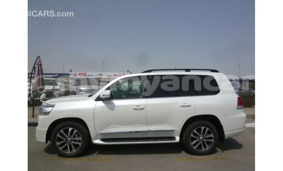 Buy Import Toyota Land Cruiser White Car in Import - Dubai in Ayeyarwady Buy Import Toyota Land Cruiser White Car in Import - Dubai in Ayeyarwady
