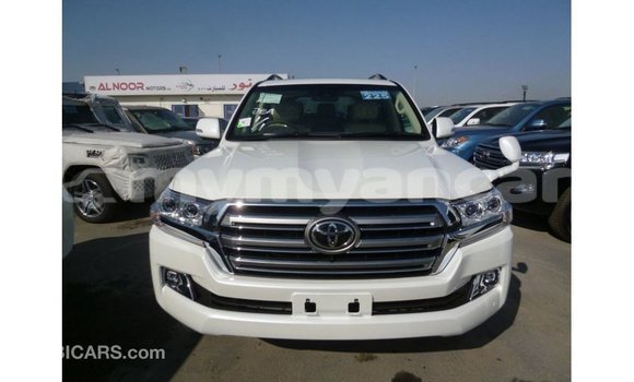 Acheter Import Voiture Toyota Land Cruiser Blanc à Import - Dubai, #<Region:0x000000000c5121b8> Acheter Import Voiture Toyota Land Cruiser Blanc à Import - Dubai, #<Region:0x000000000c5121b8>
