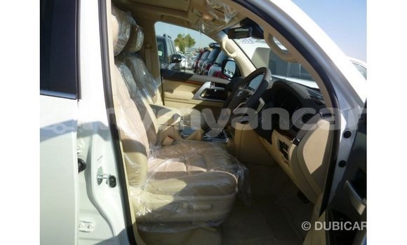 Acheter Import Voiture Toyota Land Cruiser Blanc à Import - Dubai, #<Region:0x000000000c5121b8> Acheter Import Voiture Toyota Land Cruiser Blanc à Import - Dubai, #<Region:0x000000000c5121b8>