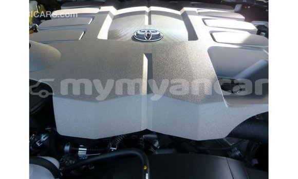 Acheter Import Voiture Toyota Land Cruiser Blanc à Import - Dubai, #<Region:0x000000000c5121b8> Acheter Import Voiture Toyota Land Cruiser Blanc à Import - Dubai, #<Region:0x000000000c5121b8>