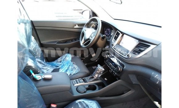 Buy Import Hyundai Tucson White Car in Import - Dubai in Ayeyarwady Buy Import Hyundai Tucson White Car in Import - Dubai in Ayeyarwady