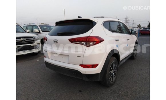 Buy Import Hyundai Tucson White Car in Import - Dubai in Ayeyarwady Buy Import Hyundai Tucson White Car in Import - Dubai in Ayeyarwady