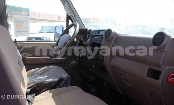 Acheter Import Voiture Toyota Land Cruiser Beige à Import - Dubai, #<Region:0x000000000c5121b8> Acheter Import Voiture Toyota Land Cruiser Beige à Import - Dubai, #<Region:0x000000000c5121b8>