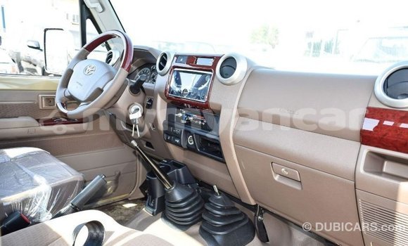 Buy Import Toyota Land Cruiser Beige Car in Import - Dubai in Ayeyarwady Buy Import Toyota Land Cruiser Beige Car in Import - Dubai in Ayeyarwady