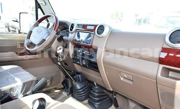 Acheter Import Voiture Toyota Land Cruiser Beige à Import - Dubai, #<Region:0x000000000c5121b8> Acheter Import Voiture Toyota Land Cruiser Beige à Import - Dubai, #<Region:0x000000000c5121b8>