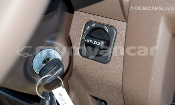 Buy Import Toyota Land Cruiser Beige Car in Import - Dubai in Ayeyarwady Buy Import Toyota Land Cruiser Beige Car in Import - Dubai in Ayeyarwady