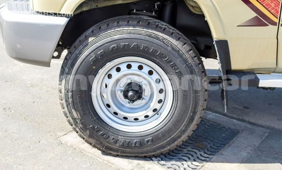 Buy Import Toyota Land Cruiser Beige Car in Import - Dubai in Ayeyarwady Buy Import Toyota Land Cruiser Beige Car in Import - Dubai in Ayeyarwady