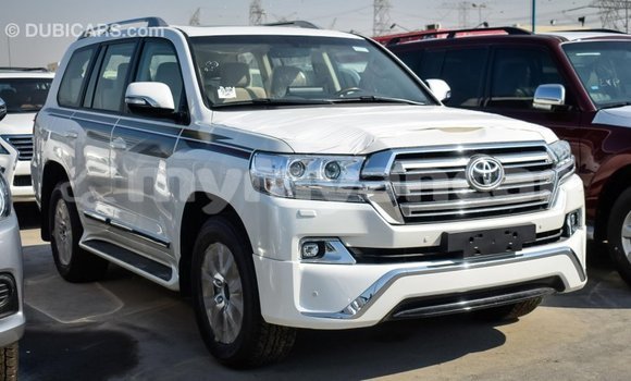Buy Import Toyota Land Cruiser White Car in Import - Dubai in Ayeyarwady Buy Import Toyota Land Cruiser White Car in Import - Dubai in Ayeyarwady