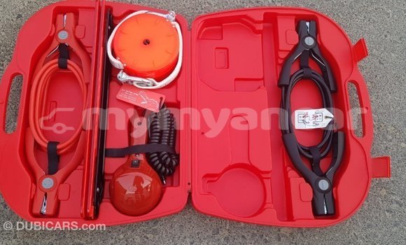 Buy Import Toyota Hilux White Car in Import - Dubai in Ayeyarwady Buy Import Toyota Hilux White Car in Import - Dubai in Ayeyarwady