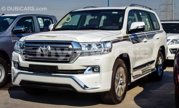 Buy Import Toyota Land Cruiser White Car in Import - Dubai in Ayeyarwady Buy Import Toyota Land Cruiser White Car in Import - Dubai in Ayeyarwady