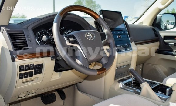 Buy Import Toyota Land Cruiser White Car in Import - Dubai in Ayeyarwady Buy Import Toyota Land Cruiser White Car in Import - Dubai in Ayeyarwady