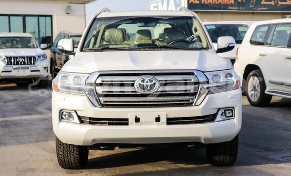Buy Import Toyota Land Cruiser White Car in Import - Dubai in Ayeyarwady Buy Import Toyota Land Cruiser White Car in Import - Dubai in Ayeyarwady