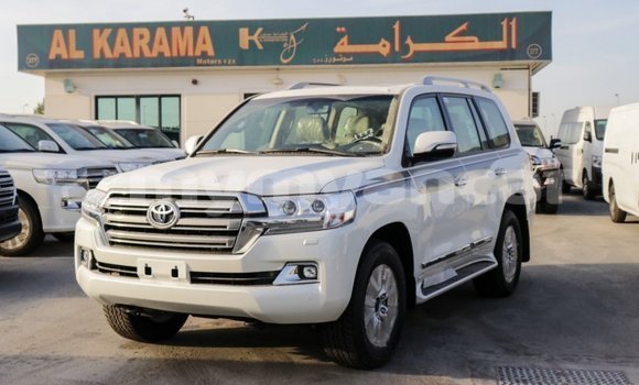Buy Import Toyota Land Cruiser White Car in Import - Dubai in Ayeyarwady Buy Import Toyota Land Cruiser White Car in Import - Dubai in Ayeyarwady