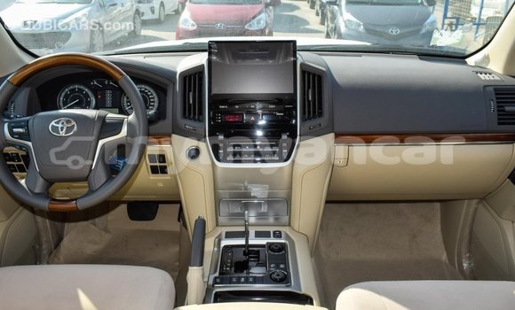 Buy Import Toyota Land Cruiser White Car in Import - Dubai in Ayeyarwady Buy Import Toyota Land Cruiser White Car in Import - Dubai in Ayeyarwady