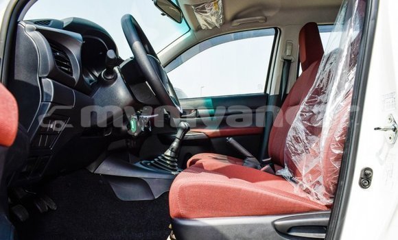 Buy Import Toyota Hilux White Car in Import - Dubai in Ayeyarwady Buy Import Toyota Hilux White Car in Import - Dubai in Ayeyarwady