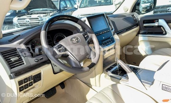 Buy Import Toyota Land Cruiser White Car in Import - Dubai in Ayeyarwady Buy Import Toyota Land Cruiser White Car in Import - Dubai in Ayeyarwady