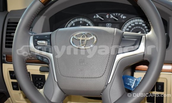 Buy Import Toyota Land Cruiser White Car in Import - Dubai in Ayeyarwady Buy Import Toyota Land Cruiser White Car in Import - Dubai in Ayeyarwady