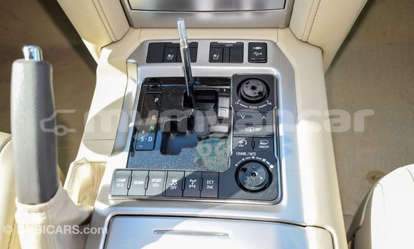 Buy Import Toyota Land Cruiser White Car in Import - Dubai in Ayeyarwady Buy Import Toyota Land Cruiser White Car in Import - Dubai in Ayeyarwady