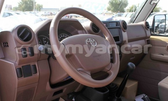 Acheter Import Voiture Toyota Land Cruiser Beige à Import - Dubai, #<Region:0x000000000c5121b8> Acheter Import Voiture Toyota Land Cruiser Beige à Import - Dubai, #<Region:0x000000000c5121b8>