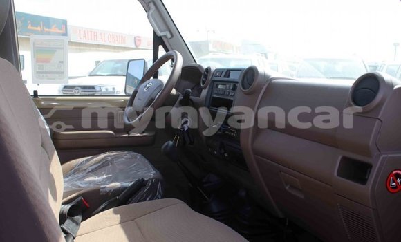Buy Import Toyota Land Cruiser Beige Car in Import - Dubai in Ayeyarwady Buy Import Toyota Land Cruiser Beige Car in Import - Dubai in Ayeyarwady