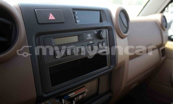 Buy Import Toyota Land Cruiser Beige Car in Import - Dubai in Ayeyarwady Buy Import Toyota Land Cruiser Beige Car in Import - Dubai in Ayeyarwady