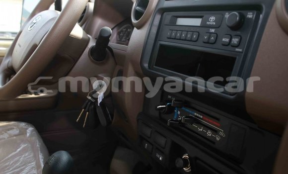Buy Import Toyota Land Cruiser Beige Car in Import - Dubai in Ayeyarwady Buy Import Toyota Land Cruiser Beige Car in Import - Dubai in Ayeyarwady
