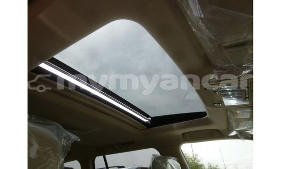 သွင်းကုန် Toyota Land Cruiser White ကား Import - Dubai Ayeyarwady သွင်းကုန် Toyota Land Cruiser White ကား Import - Dubai Ayeyarwady