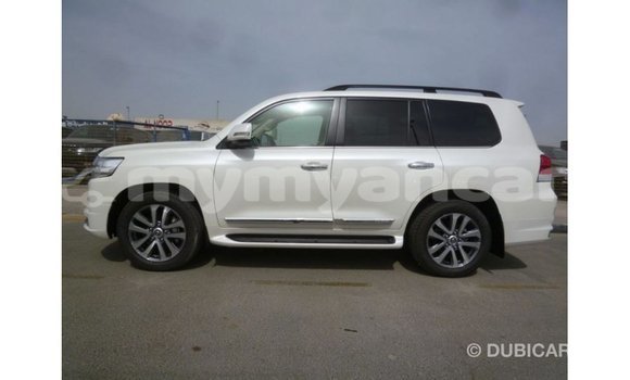 သွင်းကုန် Toyota Land Cruiser White ကား Import - Dubai Ayeyarwady သွင်းကုန် Toyota Land Cruiser White ကား Import - Dubai Ayeyarwady