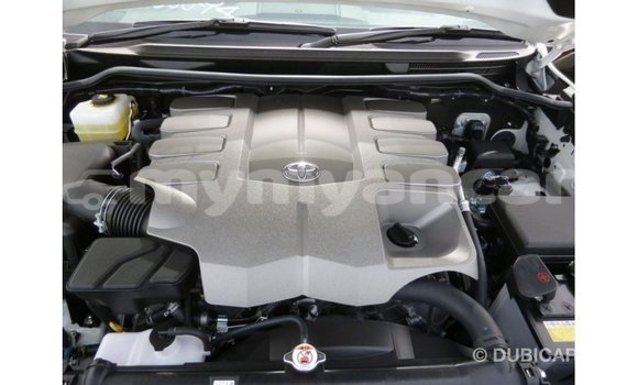 သွင်းကုန် Toyota Land Cruiser White ကား Import - Dubai Ayeyarwady သွင်းကုန် Toyota Land Cruiser White ကား Import - Dubai Ayeyarwady