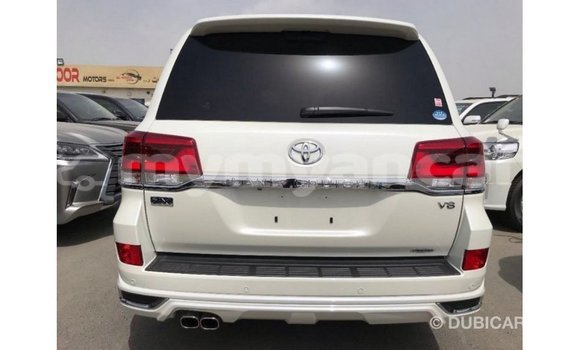 Acheter Import Voiture Toyota Land Cruiser Blanc à Import - Dubai, #<Region:0x000000000c5121b8> Acheter Import Voiture Toyota Land Cruiser Blanc à Import - Dubai, #<Region:0x000000000c5121b8>