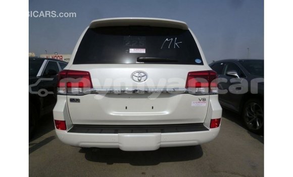 Acheter Import Voiture Toyota Land Cruiser Blanc à Import - Dubai, #<Region:0x000000000c5121b8> Acheter Import Voiture Toyota Land Cruiser Blanc à Import - Dubai, #<Region:0x000000000c5121b8>