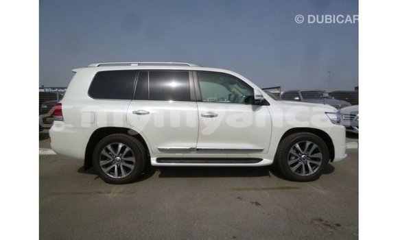 Acheter Import Voiture Toyota Land Cruiser Blanc à Import - Dubai, #<Region:0x000000000c5121b8> Acheter Import Voiture Toyota Land Cruiser Blanc à Import - Dubai, #<Region:0x000000000c5121b8>