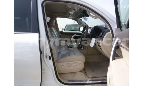 Acheter Import Voiture Toyota Land Cruiser Blanc à Import - Dubai, #<Region:0x000000000c5121b8> Acheter Import Voiture Toyota Land Cruiser Blanc à Import - Dubai, #<Region:0x000000000c5121b8>