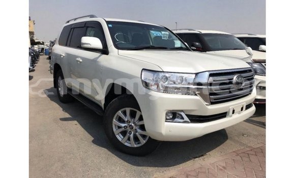 Acheter Import Voiture Toyota Land Cruiser Blanc à Import - Dubai, #<Region:0x000000000c5121b8> Acheter Import Voiture Toyota Land Cruiser Blanc à Import - Dubai, #<Region:0x000000000c5121b8>
