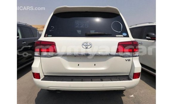Acheter Import Voiture Toyota Land Cruiser Blanc à Import - Dubai, #<Region:0x000000000c5121b8> Acheter Import Voiture Toyota Land Cruiser Blanc à Import - Dubai, #<Region:0x000000000c5121b8>