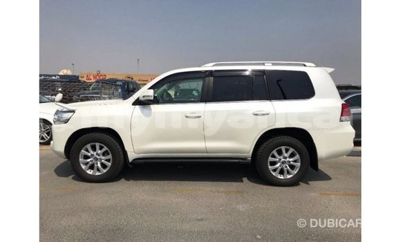 Acheter Import Voiture Toyota Land Cruiser Blanc à Import - Dubai, #<Region:0x000000000c5121b8> Acheter Import Voiture Toyota Land Cruiser Blanc à Import - Dubai, #<Region:0x000000000c5121b8>
