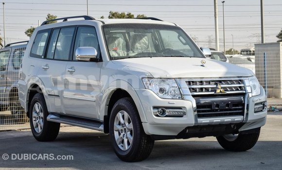သွင်းကုန် Mitsubishi Pajero White ကား Import - Dubai Ayeyarwady သွင်းကုန် Mitsubishi Pajero White ကား Import - Dubai Ayeyarwady
