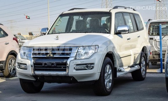သွင်းကုန် Mitsubishi Pajero White ကား Import - Dubai Ayeyarwady သွင်းကုန် Mitsubishi Pajero White ကား Import - Dubai Ayeyarwady