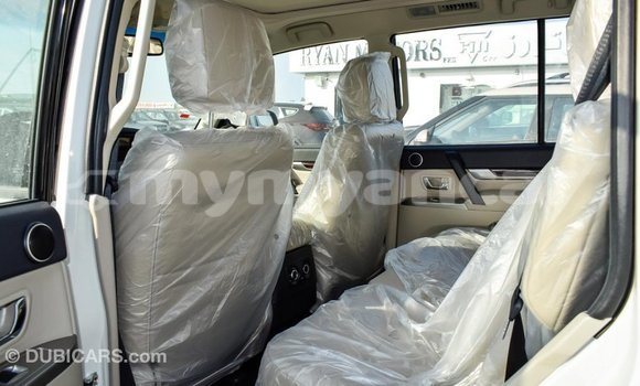 သွင်းကုန် Mitsubishi Pajero White ကား Import - Dubai Ayeyarwady သွင်းကုန် Mitsubishi Pajero White ကား Import - Dubai Ayeyarwady