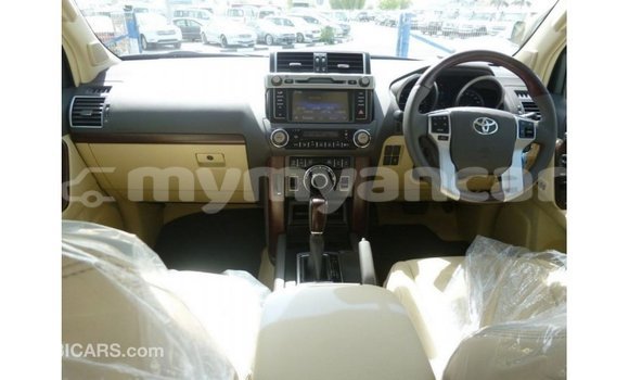 သွင်းကုန် Toyota Prado White ကား Import - Dubai Ayeyarwady သွင်းကုန် Toyota Prado White ကား Import - Dubai Ayeyarwady